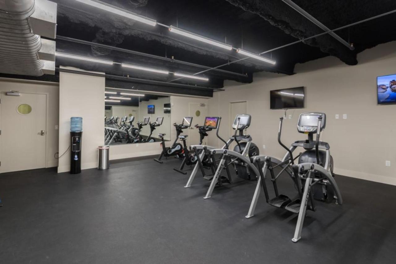 Luxury 2-Bedroom Condo Steps Away From The French Quarter Nova Orleães Exterior foto