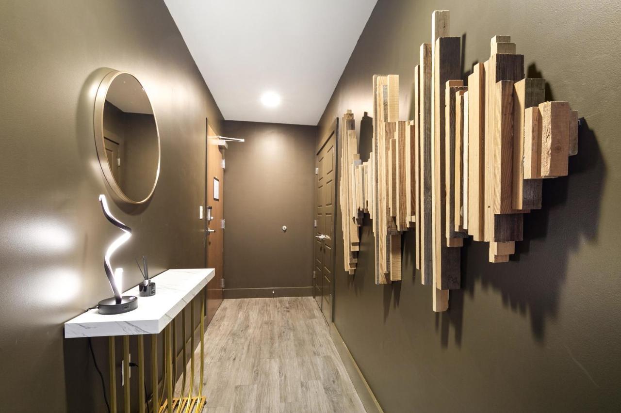 Luxury 2-Bedroom Condo Steps Away From The French Quarter Nova Orleães Exterior foto