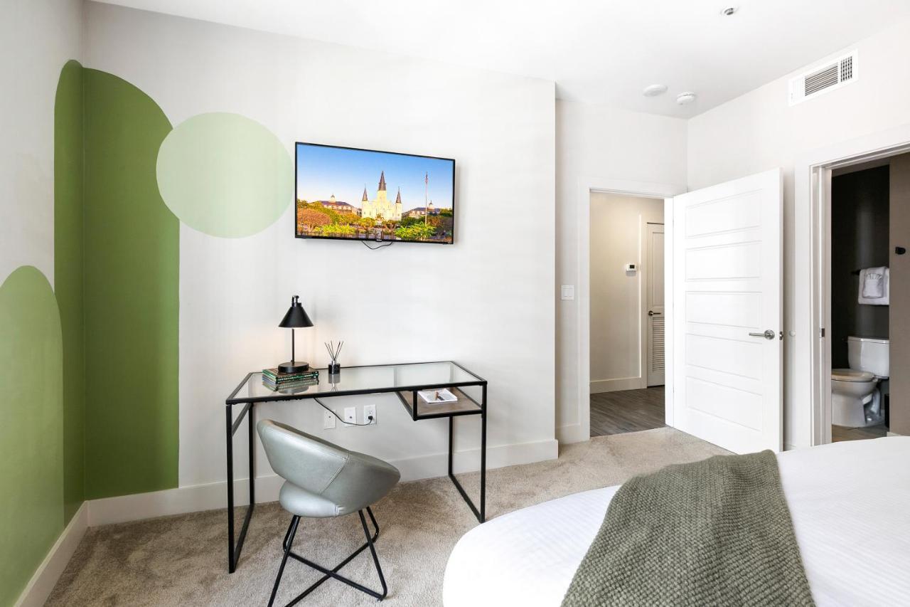 Luxury 2-Bedroom Condo Steps Away From The French Quarter Nova Orleães Exterior foto