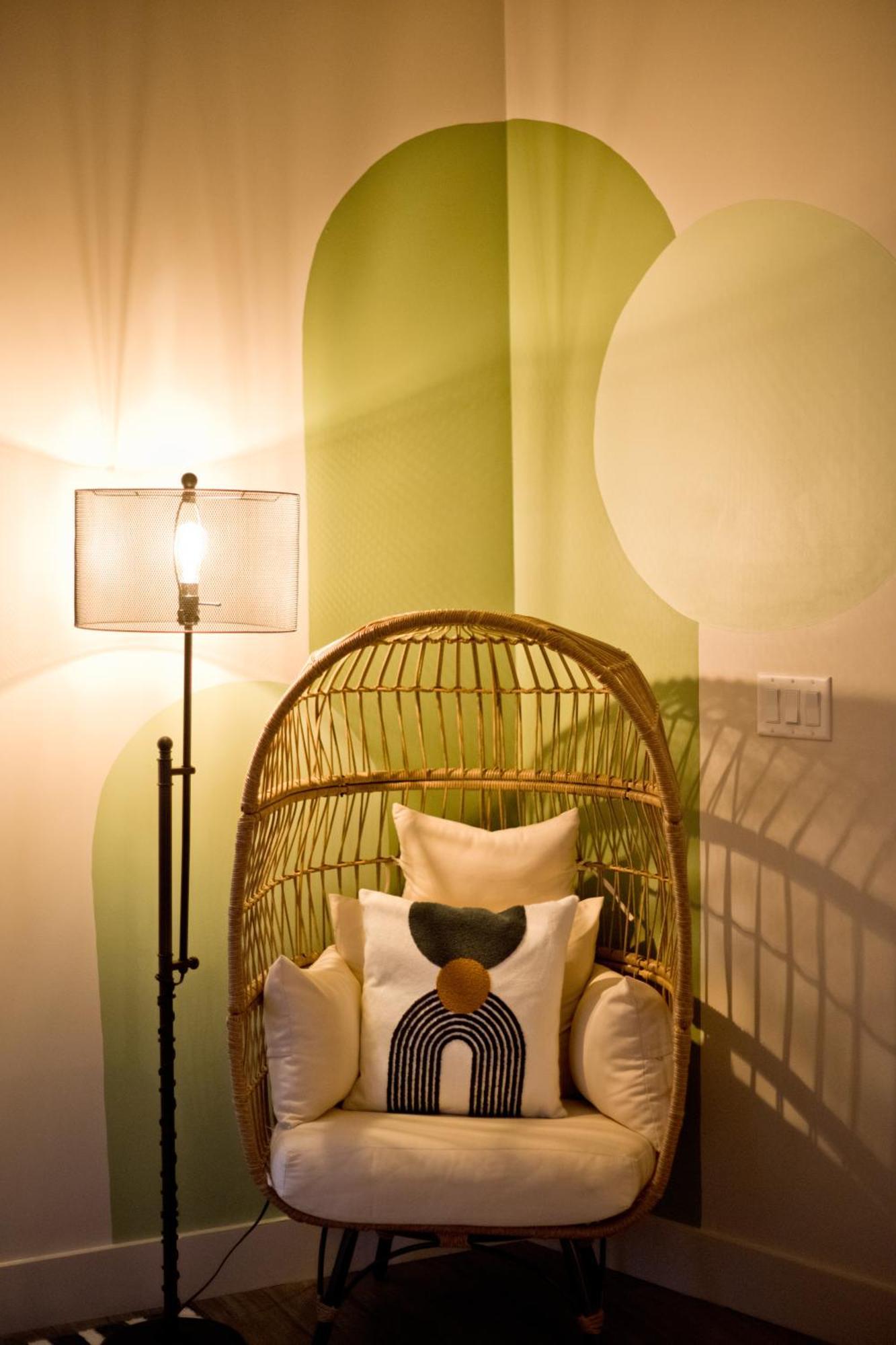 Luxury 2-Bedroom Condo Steps Away From The French Quarter Nova Orleães Exterior foto