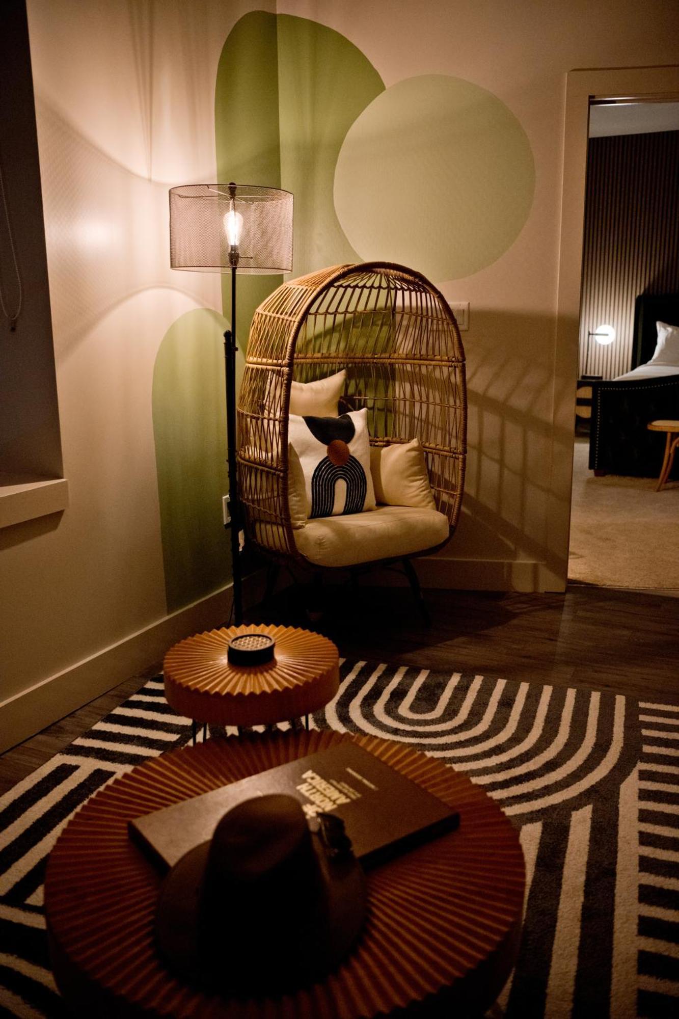 Luxury 2-Bedroom Condo Steps Away From The French Quarter Nova Orleães Exterior foto
