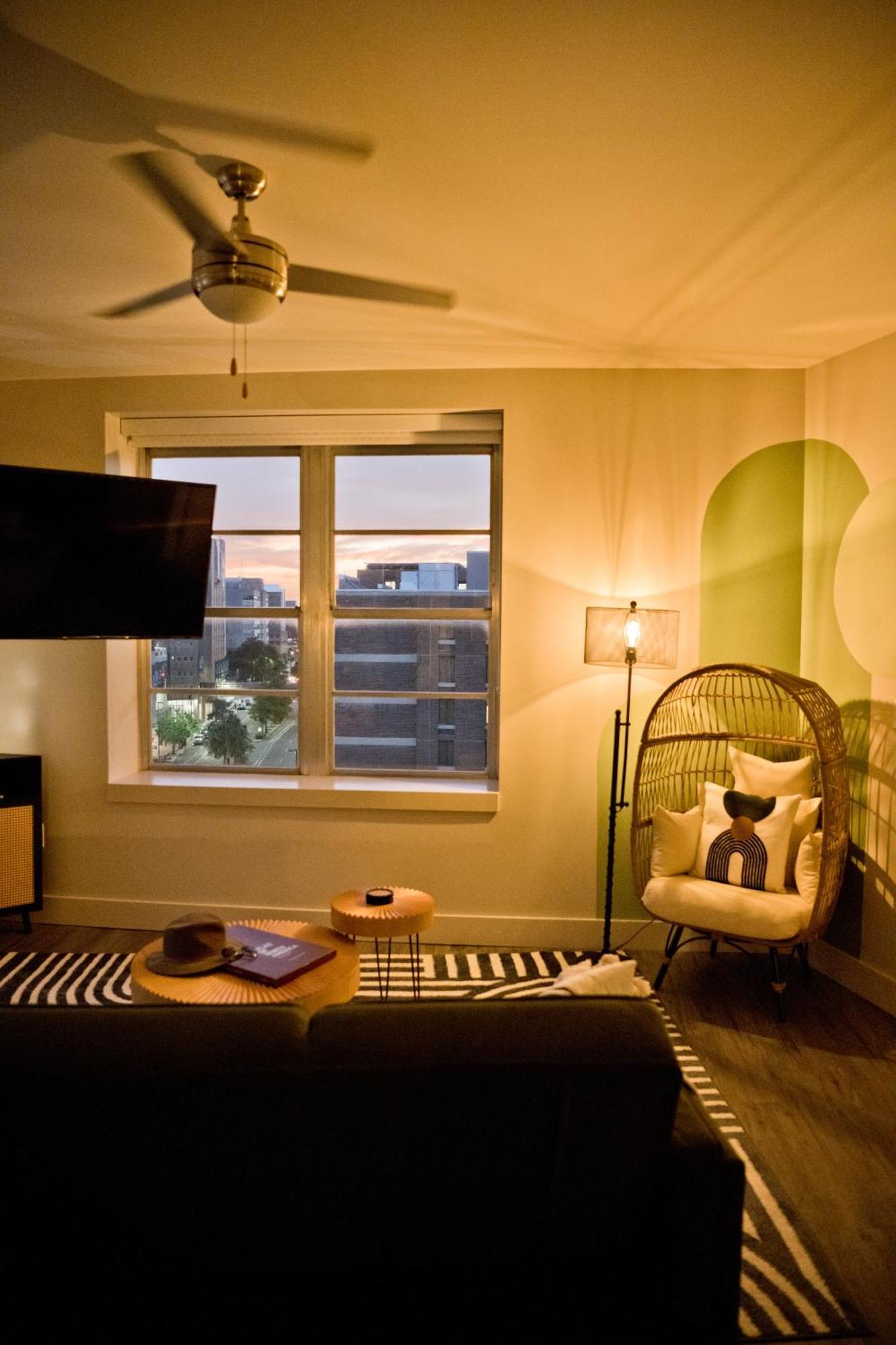 Luxury 2-Bedroom Condo Steps Away From The French Quarter Nova Orleães Exterior foto