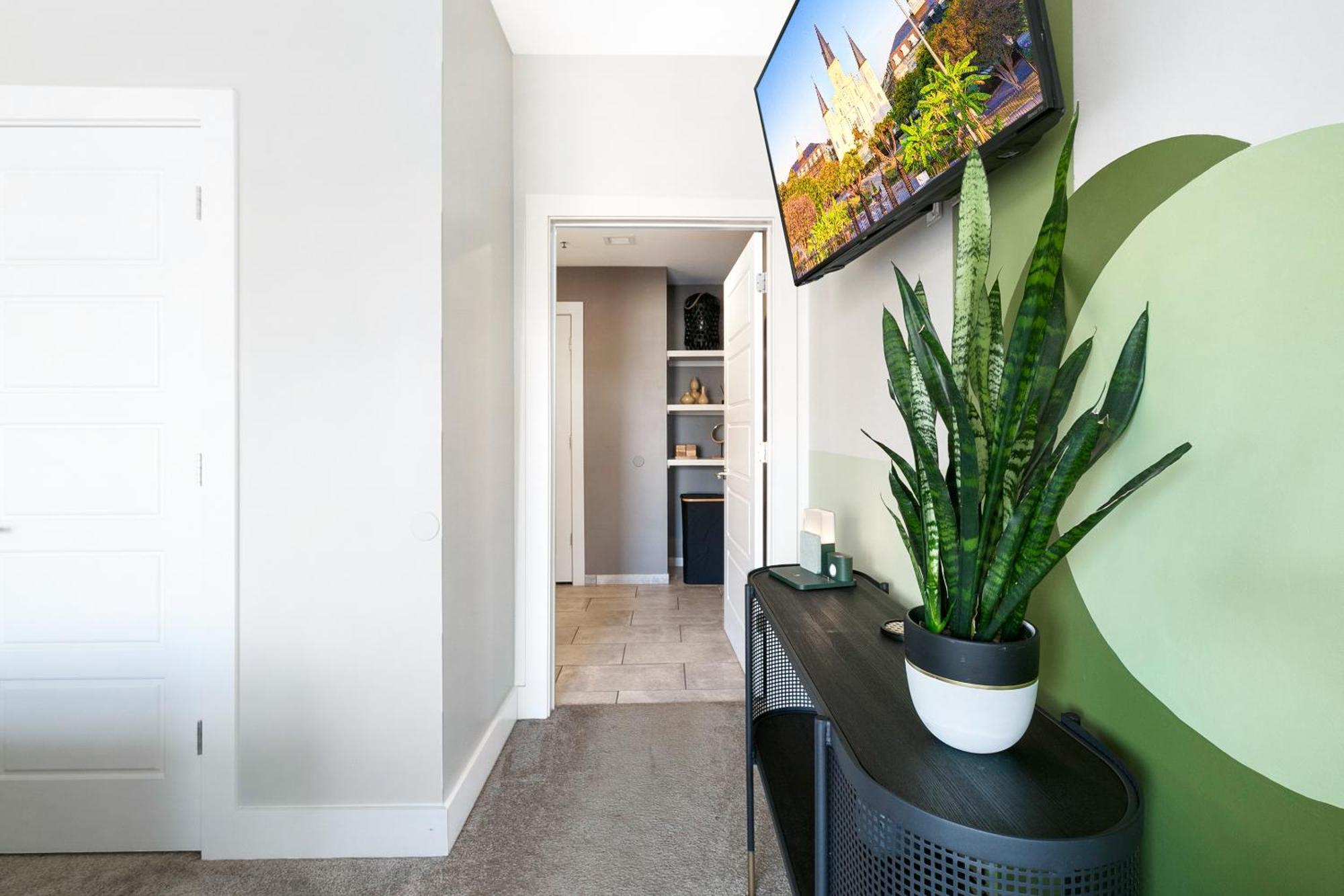 Luxury 2-Bedroom Condo Steps Away From The French Quarter Nova Orleães Exterior foto