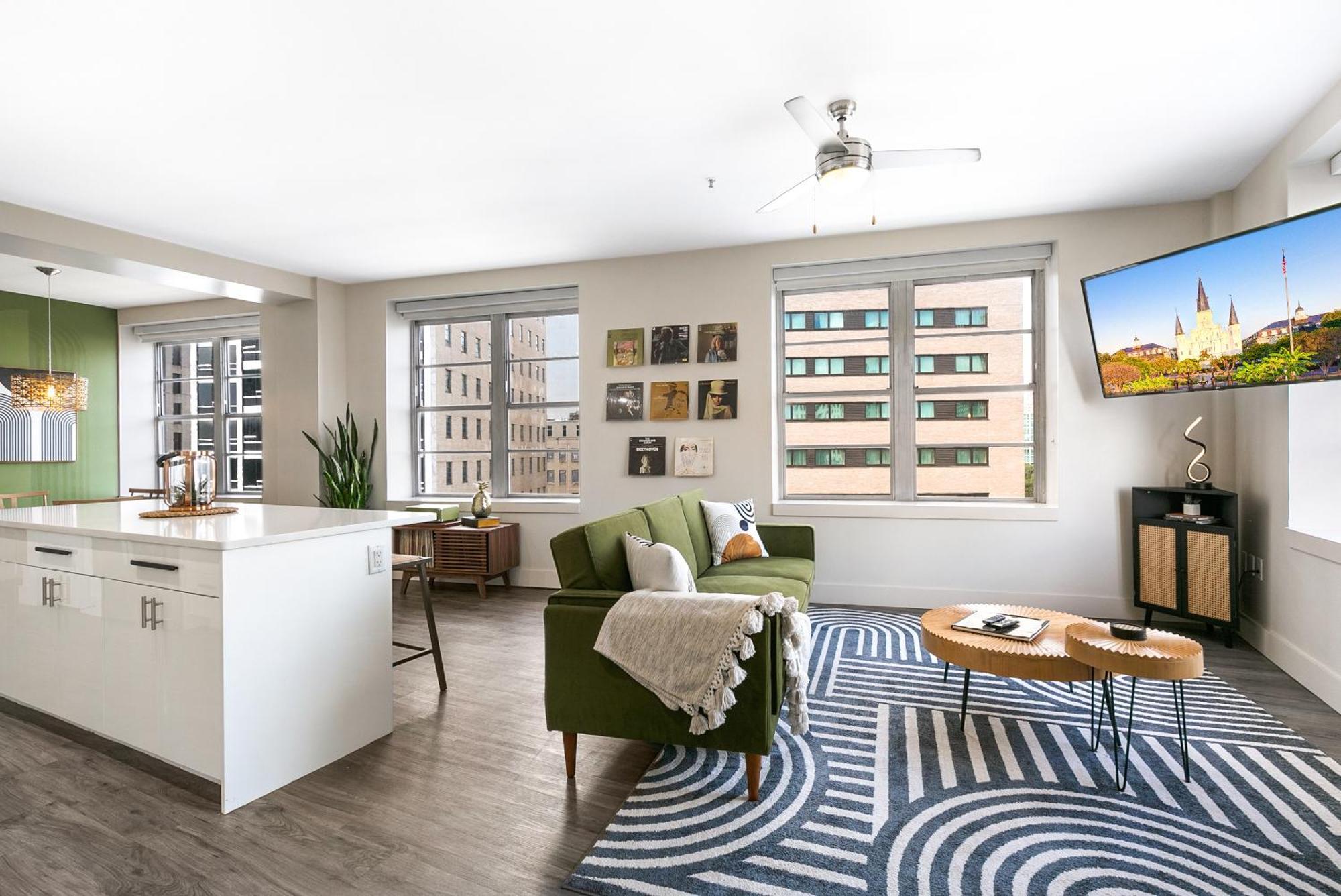 Luxury 2-Bedroom Condo Steps Away From The French Quarter Nova Orleães Exterior foto