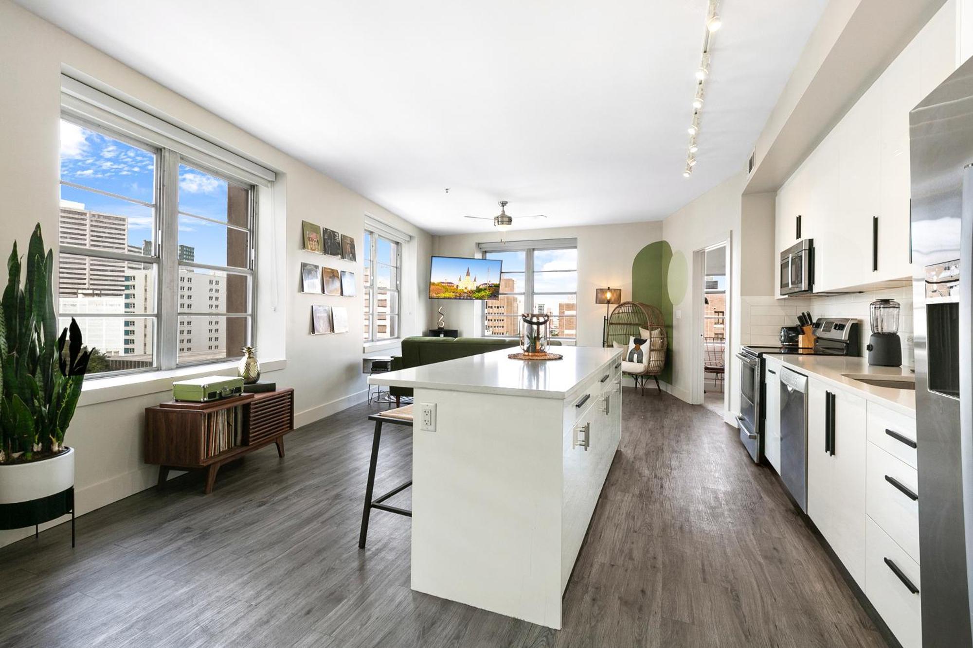 Luxury 2-Bedroom Condo Steps Away From The French Quarter Nova Orleães Exterior foto