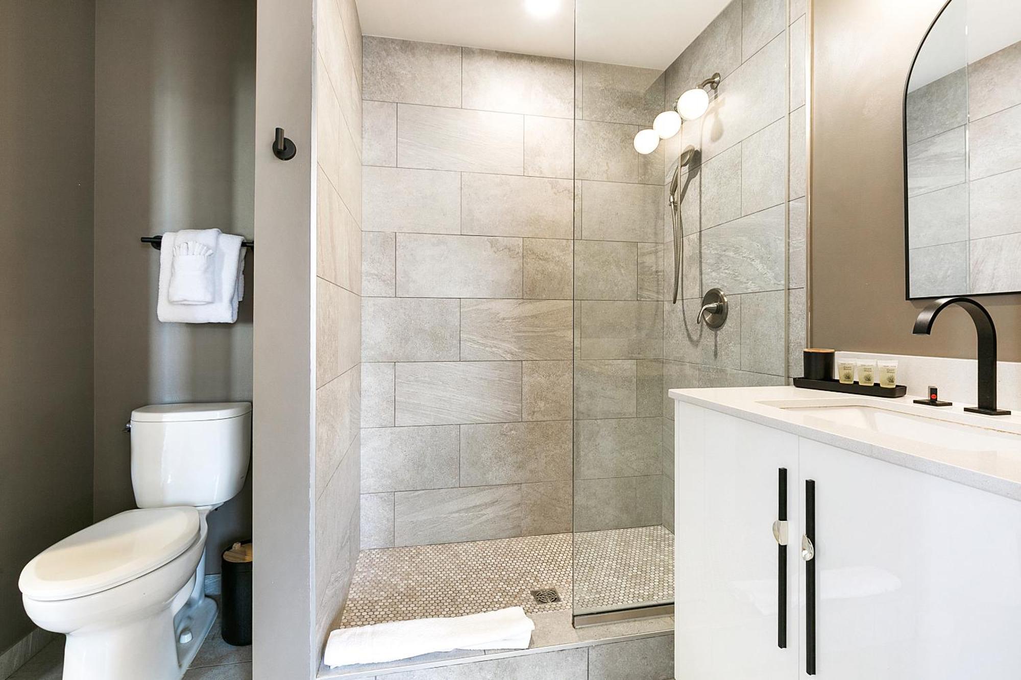 Luxury 2-Bedroom Condo Steps Away From The French Quarter Nova Orleães Exterior foto