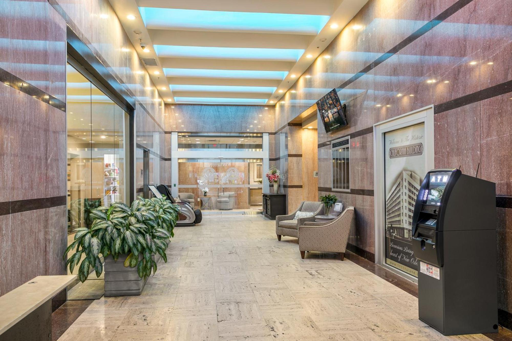 Luxury 2-Bedroom Condo Steps Away From The French Quarter Nova Orleães Exterior foto