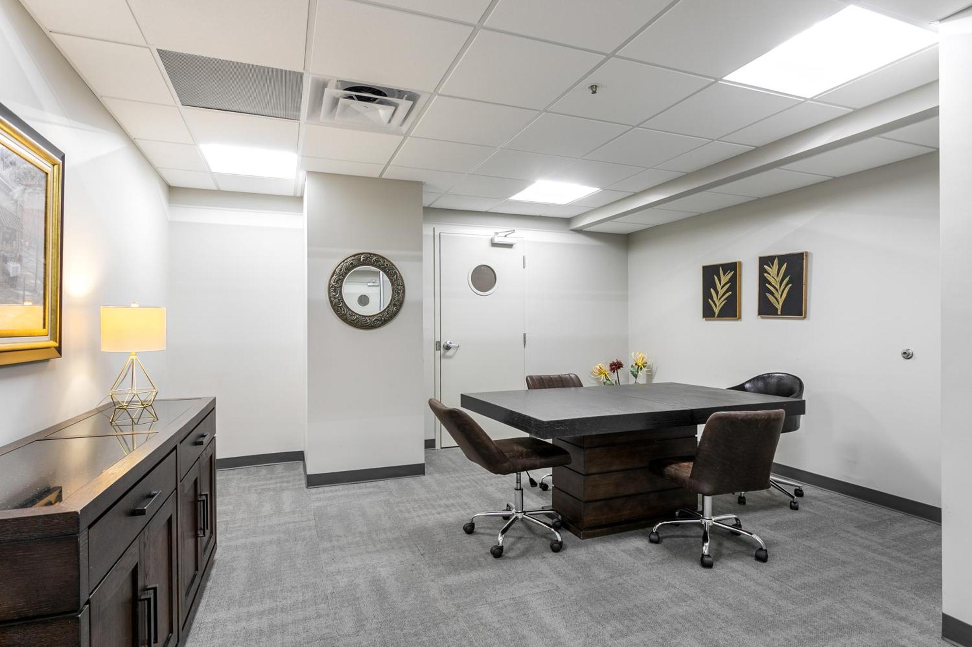 Luxury 2-Bedroom Condo Steps Away From The French Quarter Nova Orleães Exterior foto